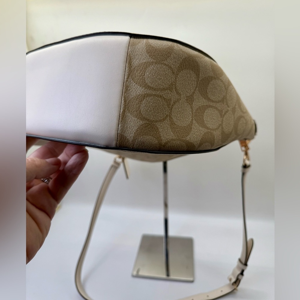 Coach Elle Hobo Signature Canvas‎ Shoulder/Crossbody Bag Khaki/Chalk with Gold - Picture 6 of 11